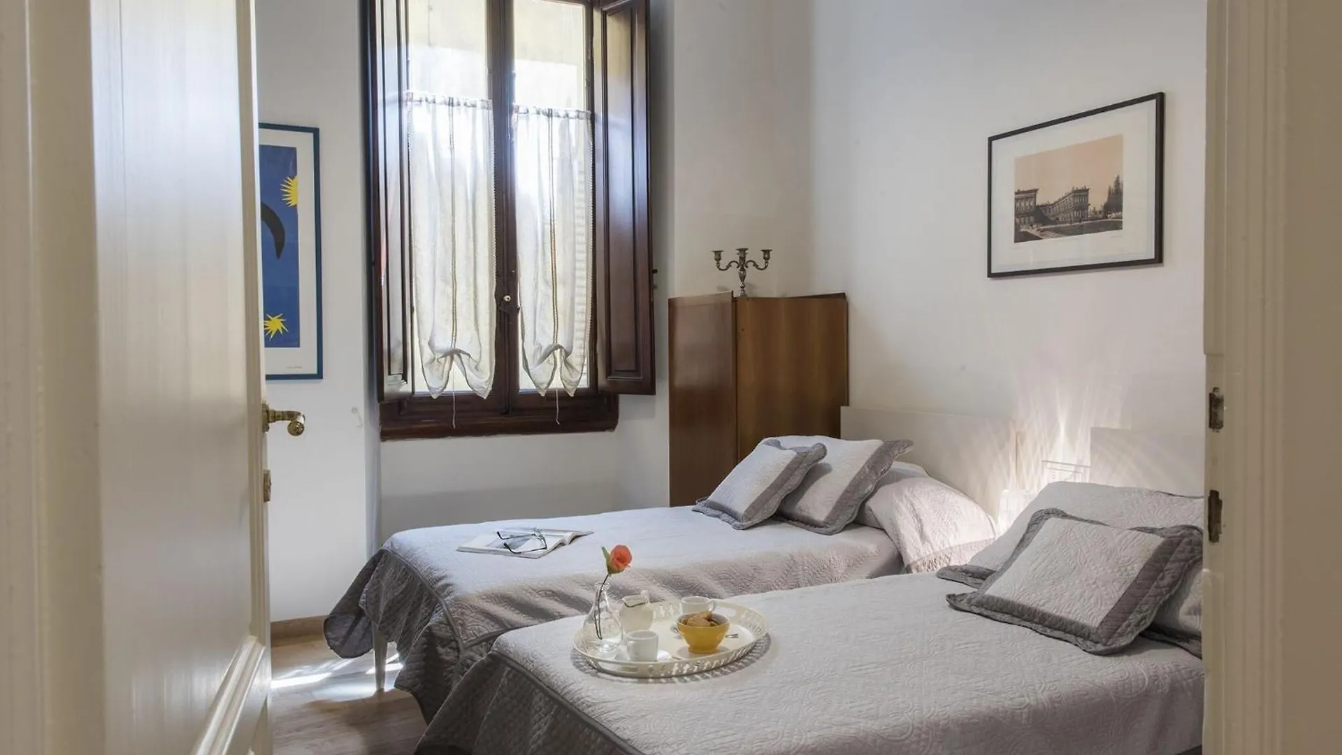 Apartment Degas Near Santa Maria Del Fiore Cathedral By Halldis フィレンツェ