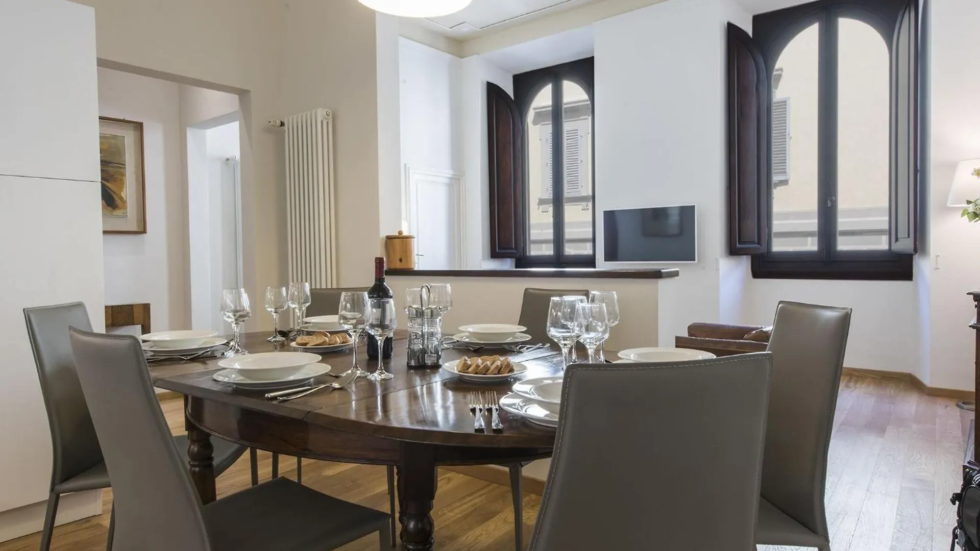Apartment Degas Near Santa Maria Del Fiore Cathedral By Halldis フィレンツェ